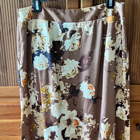 Talbots Autumn Floral Knee Length Full Skirt with Pockets, Sz 10 - Picture 5 of 10
